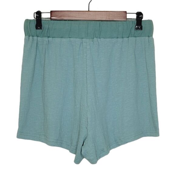 Coco & Carmen Green Textured Drawstring Stretch Leisure Pull-On Shorts Size M/S - Picture 2 of 6